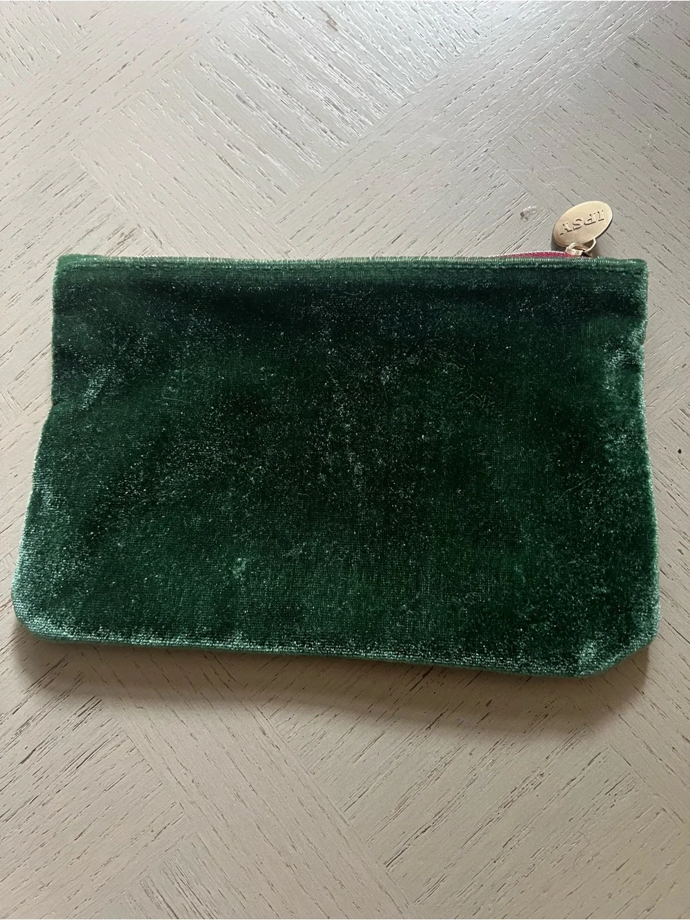 Ipsy November 2021 Glam Bag Green Velvet Makeup Cosmetic Bag